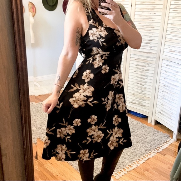 AXCESS LIZ CLAIBORNE | Floral Sleeveless Mini Dress Black - Picture 2 of 7